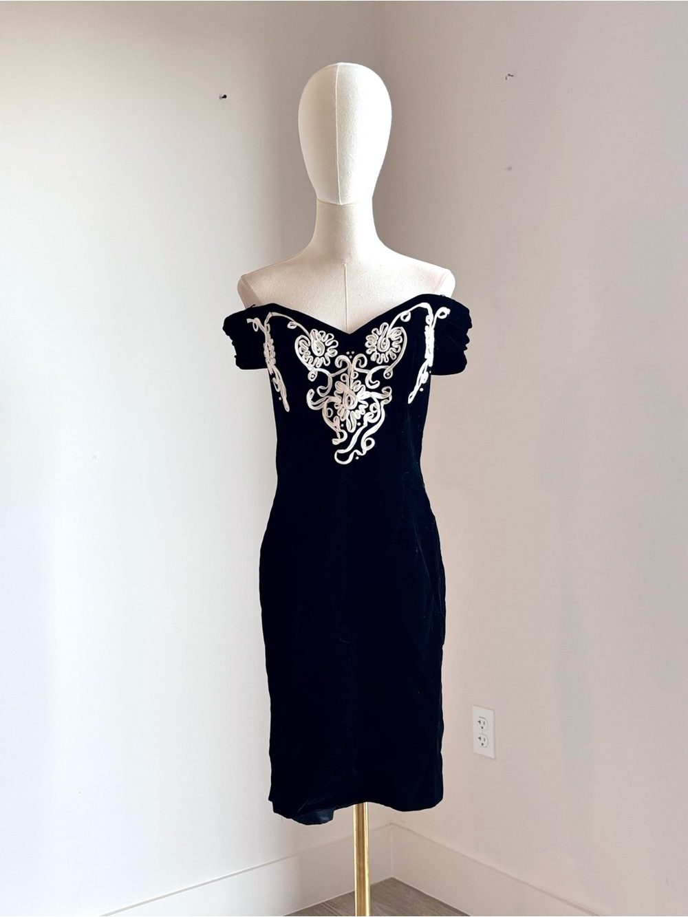 Vintage HW Collections Black Velvet Off Shoulder Soutache Dress Made in USA 10